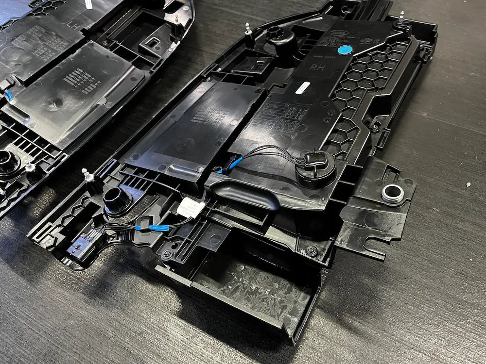 純正スモークドリアライト