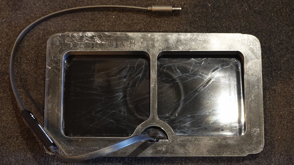 ワイヤレス充電トレイ