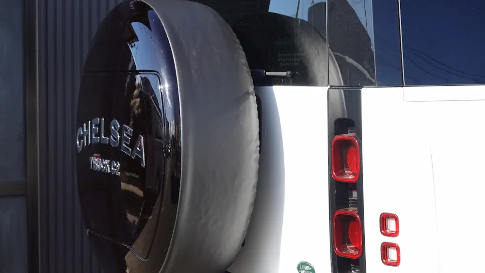新型ディフェンダー L663 スペアタイヤカバー チェルシーハードタイヤカバー CHELSEA TRUCK COMPANY SPARE WHEEL  COVER – TREEY LAND