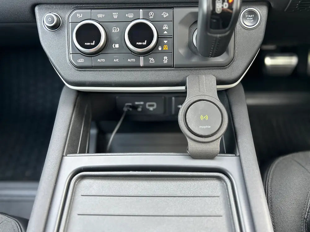 新型ディフェンダー110 90 130 L663 モバイルマウント 携帯充電器 新型ディフェンダー110 90 130 L663 モバイルマウント 携帯充電器