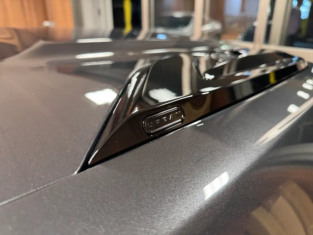 ディフェンダー DEFENDER URBAN  カスタムパーツ ボンネットベント エアロ オールブラックカスタム ディフェンダー110 90 130