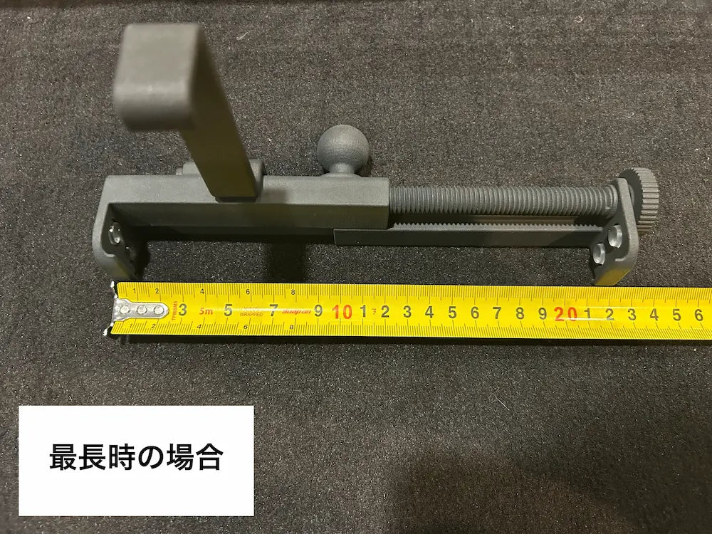 ディフェンダー110 90 130 カスタム タブレット iPad 固定 後席モニター 後部座席モニター YouTube視聴