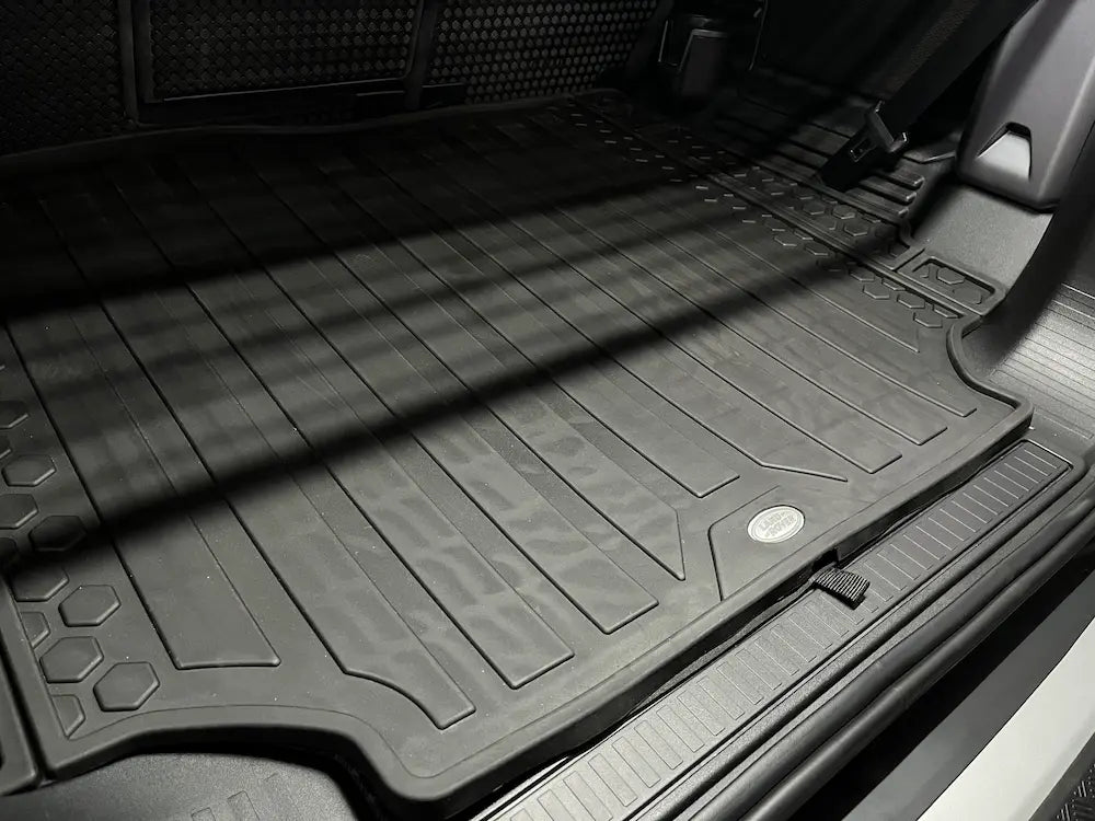 新型ディフェンダー ディフェンダー110 90 130 L663 ラゲッジマット 純正ロードスペースラバーマット VPLES0566 - LAND ROVER DEFENDER 2002 LOADSPACE MAT IN RUBBER - FITS DEFENDER 110 - DOESN'T FIT HYBRID MODELS - GENUINE LAND ROVER