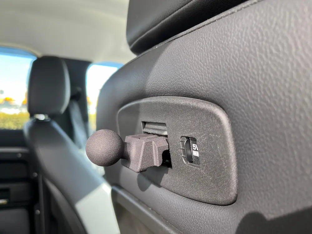 新型ディフェンダー L663 クリックマウント RAM mount L663CNGCA - REAR CLICK N GO COMPATIBLE ADAPTER 1" BALL MOUNT DEFENDER L663CNGCA